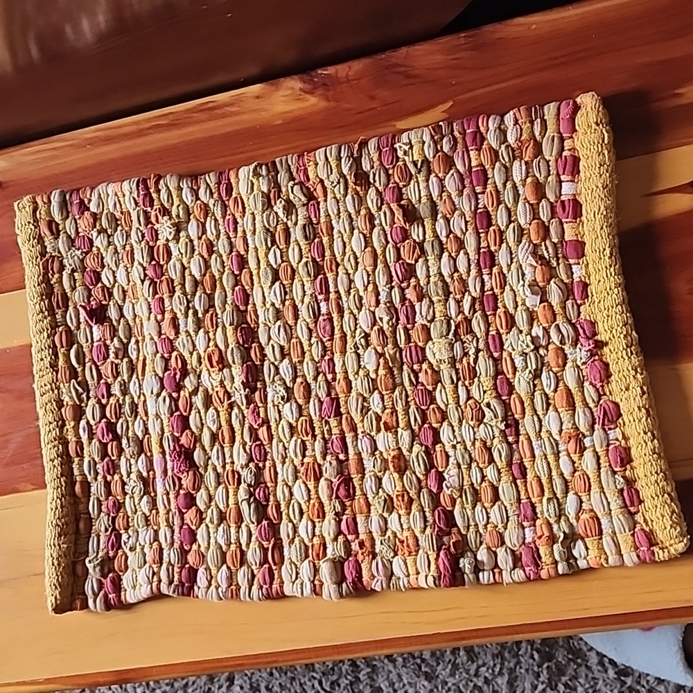 Better Homes and Garden woven placemats set of 6